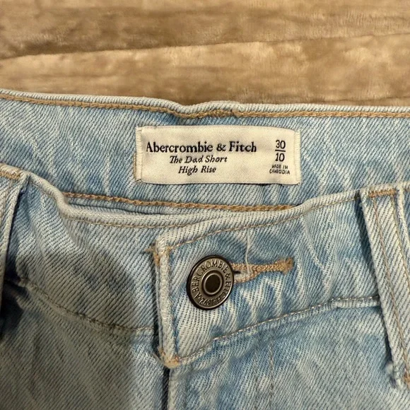 Abercrombie & Fitch Light Wash Jean Shorts - Picture 4 of 5
